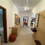 A Room In A Shared Condo,10 Min Walk From Us Ambassy *
