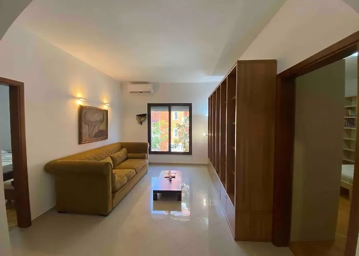 Accommodatie bij particulieren A Room In A Spacious Condo,10 Min Walk From Us Ambassy