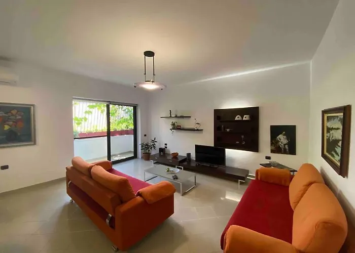 A Room In A Shared Condo,10 Min Walk From Us Ambassy 홈스테이